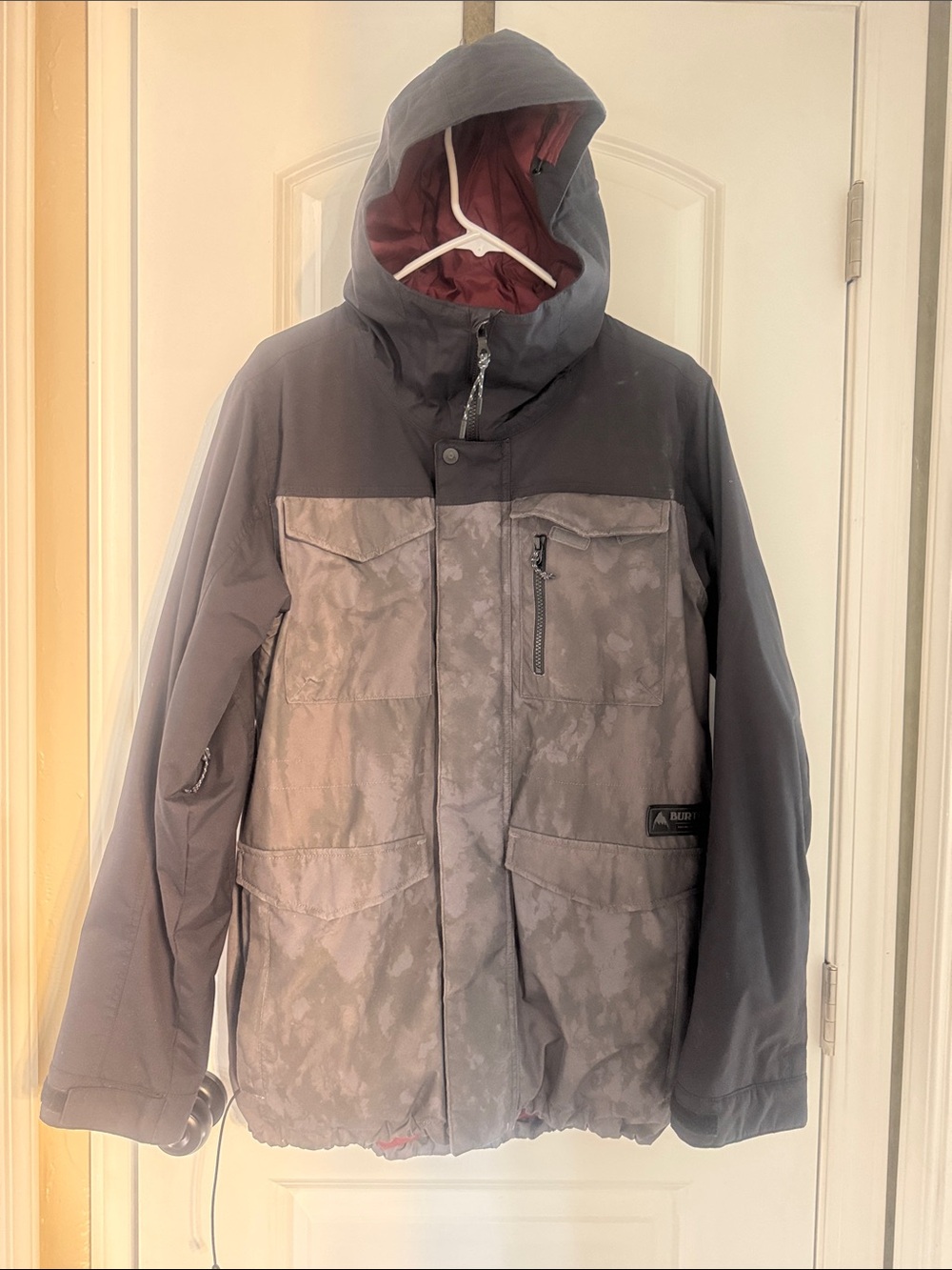 Burton Men's Gray Hooded Ski Jacket with Maroon Lining